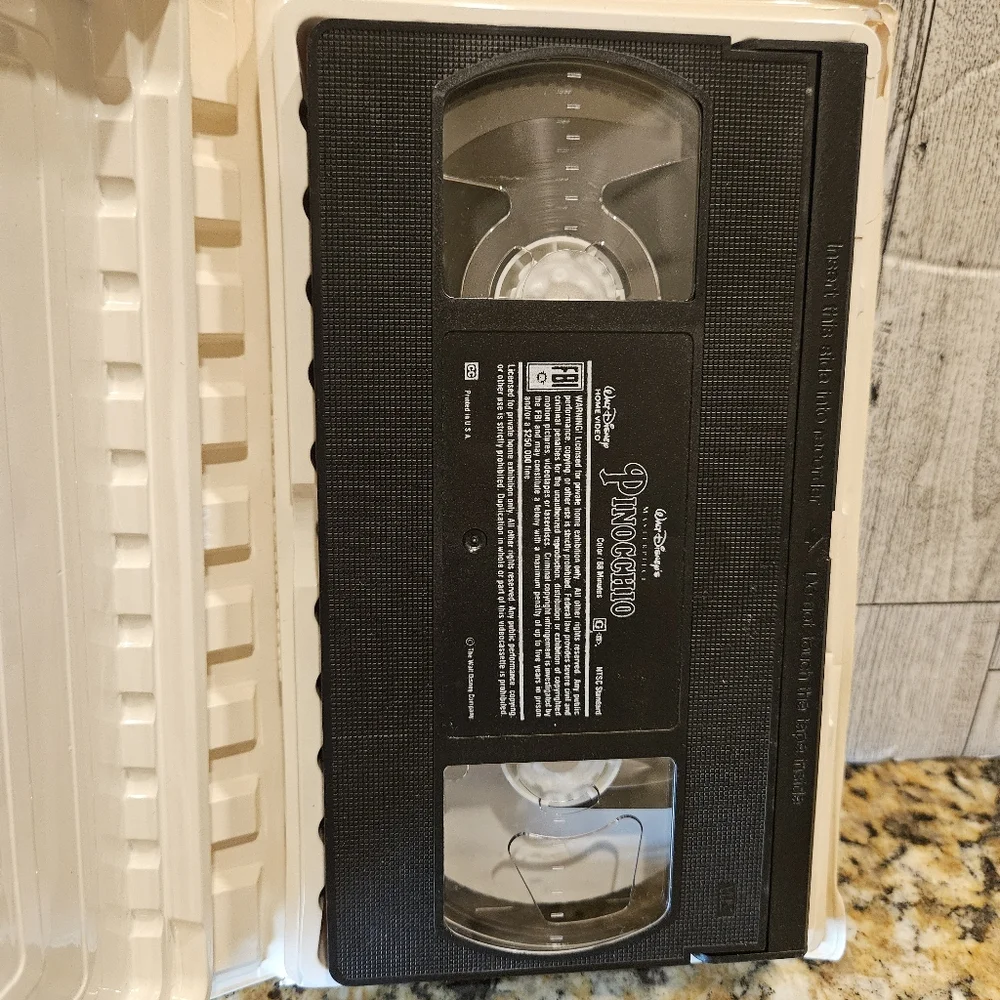 Disney Pinocchio Clamshell VHS Movie 1993 Walt Disney's Masterpiece Restored